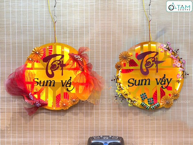 [Order 3 - 5 ngày] Vòng treo cửa Tết Sum Vầy đèn Led [Bằng gỗ - Cắm điện] ĐK 60cm BANGTREO-TET-01